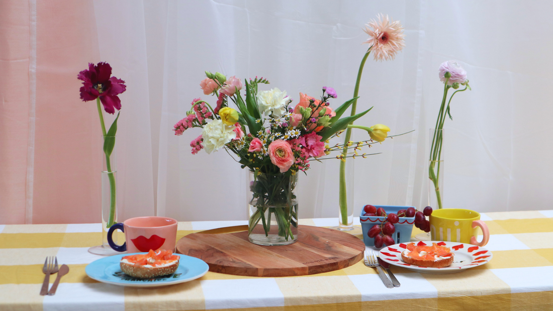 Fresh Easter Flowers for Under €35: A Simple Spring Table with The Crate