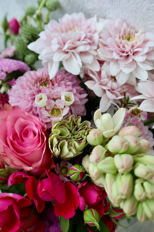 MODERN FLOWER DELIVERY IRELAND FREE SAME DAY DUBLIN FLOWER DELIVERY